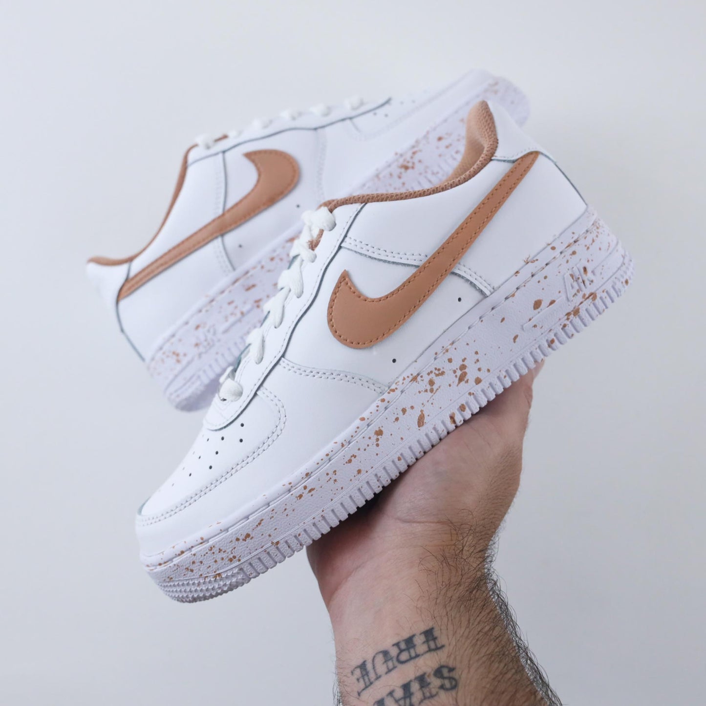 nike air force 1 custom splash praliné nike air force 1 cappuccino af1 custom femme sneaker personnalisé beige marron unisexe
