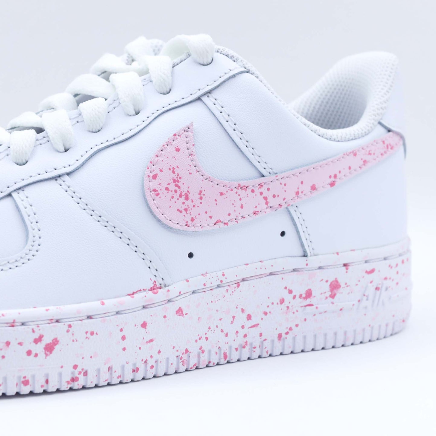 nike air force 1 custom splash rose sneakers custom af1 pastel et baskets personnalisées pour femme nike rose clair