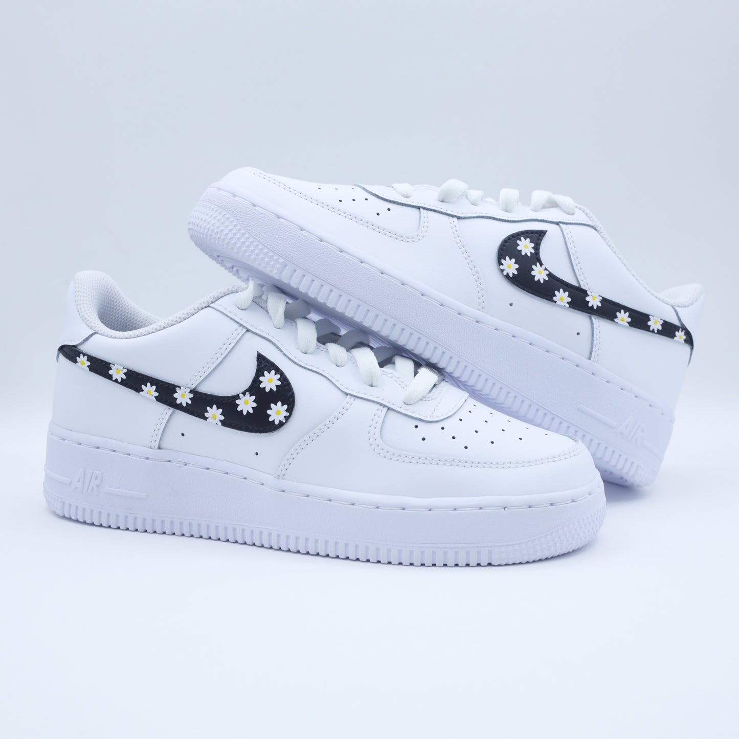 nike air force 1 daisy sneakers custom fleurs marguerite pour femme baskets personnalisées pastel