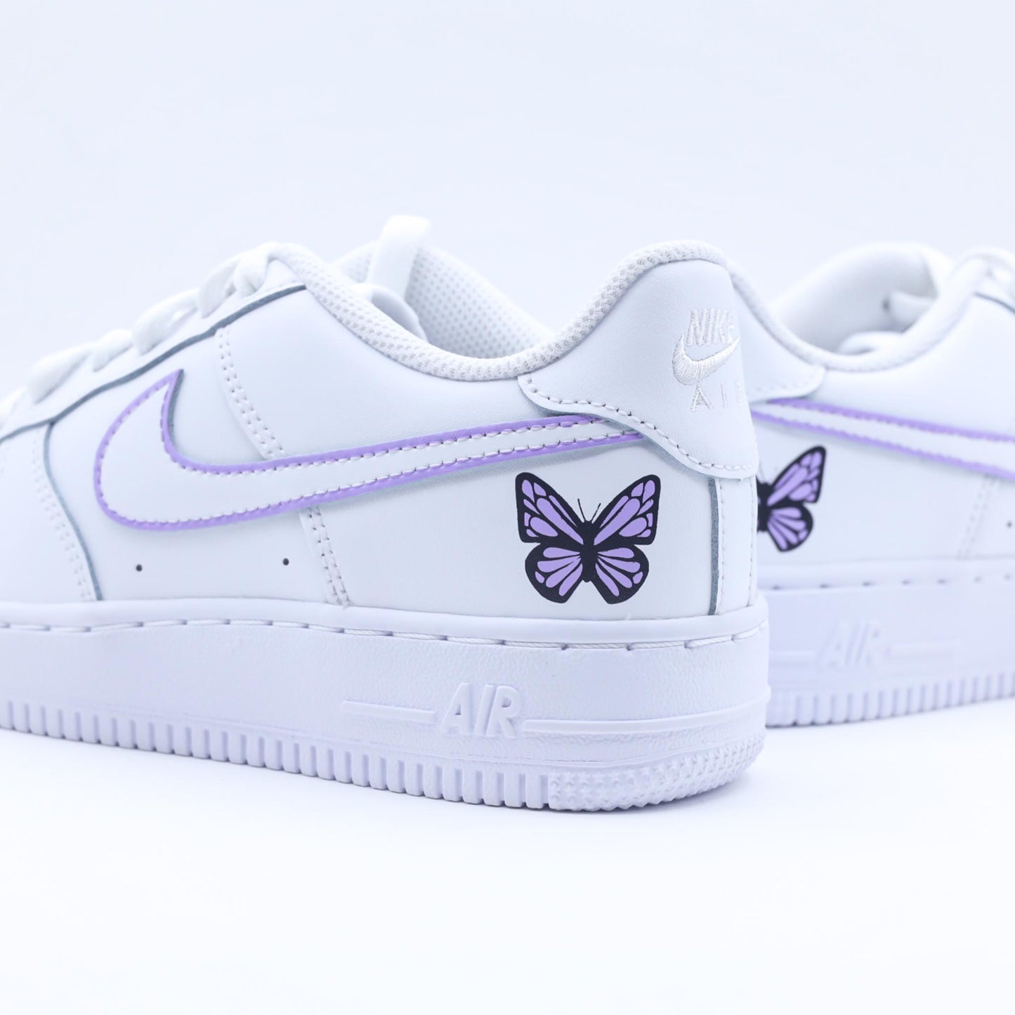 nike air force 1 custom papillon violet lila sneakers personnalisées pour fille butterfly pastel af1 violet clair