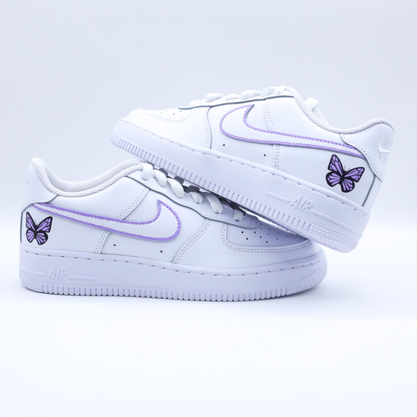 nike air force 1 custom papillon violet lila sneakers personnalisées pour fille butterfly pastel af1 violet clair