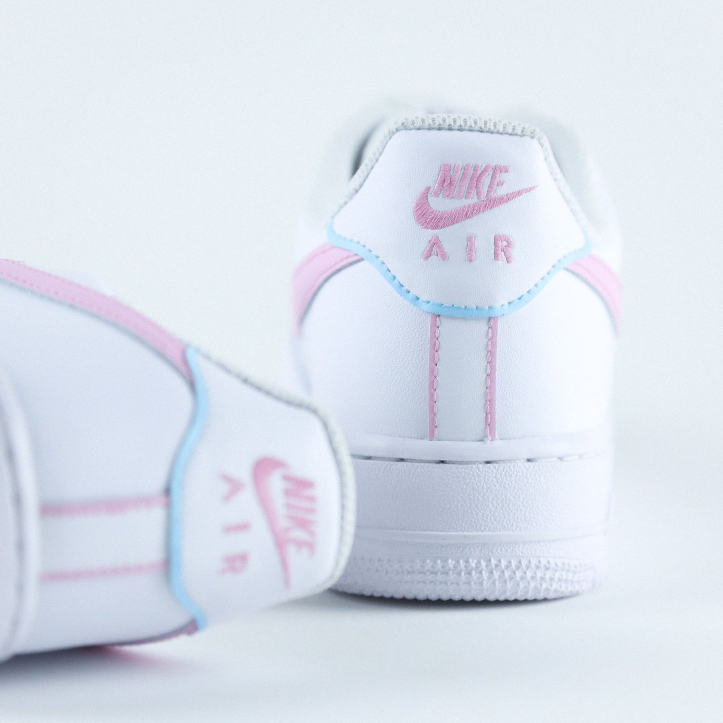 Nike Air Force 1 custom pastel rose, bleu ciel et violet lavande – basket personnalisée multicolore