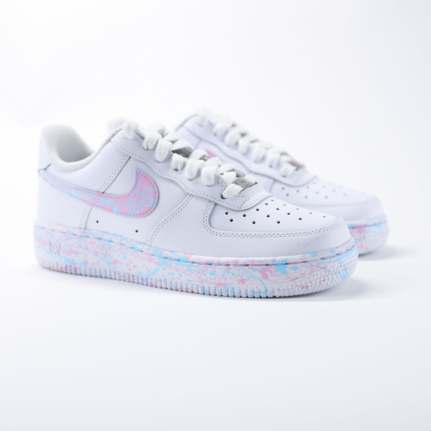 Nike Air Force 1 custom splash pastel baby pink et baby blue – effet peinture artistique