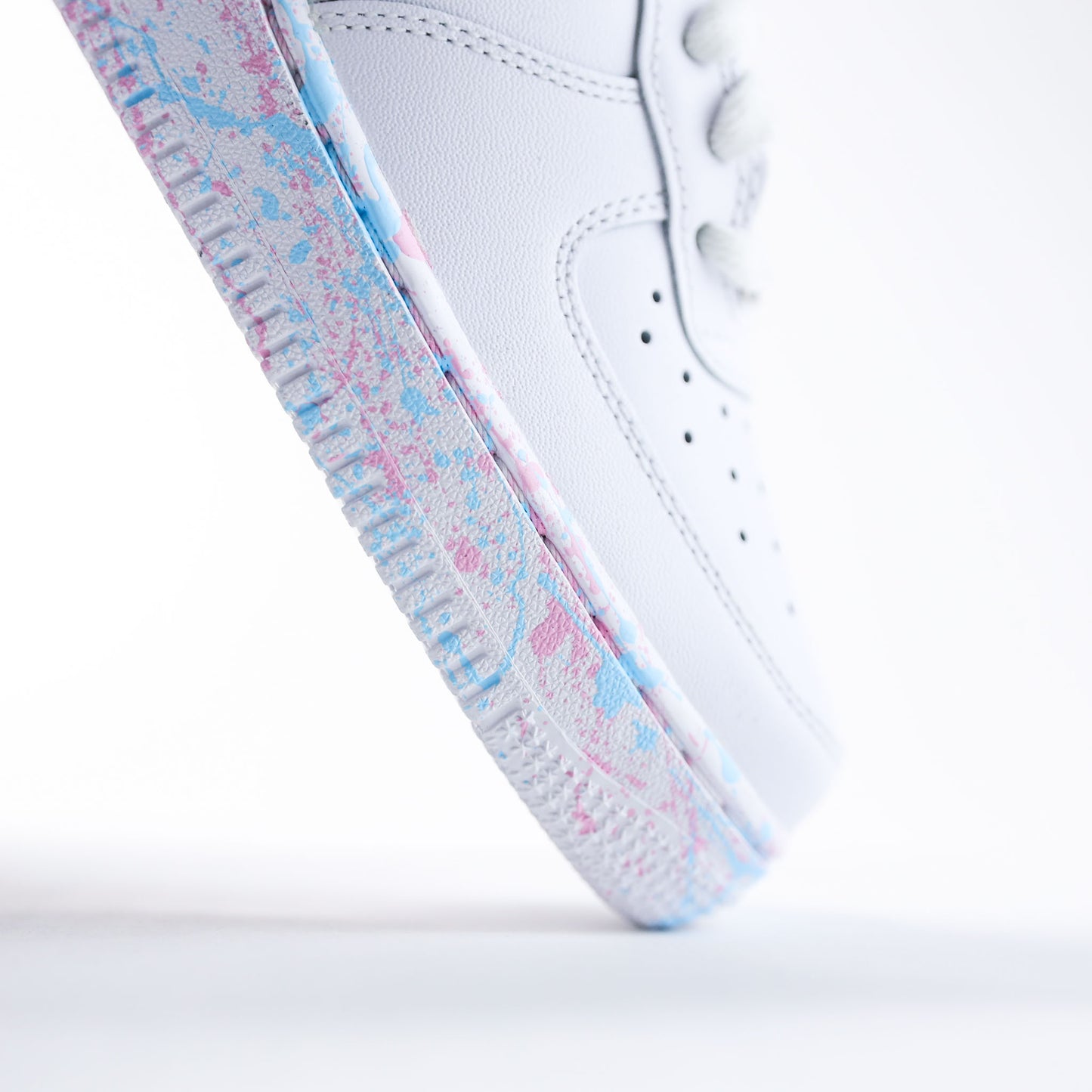 Nike Air Force 1 custom splash pastel baby pink et baby blue – effet peinture artistique
