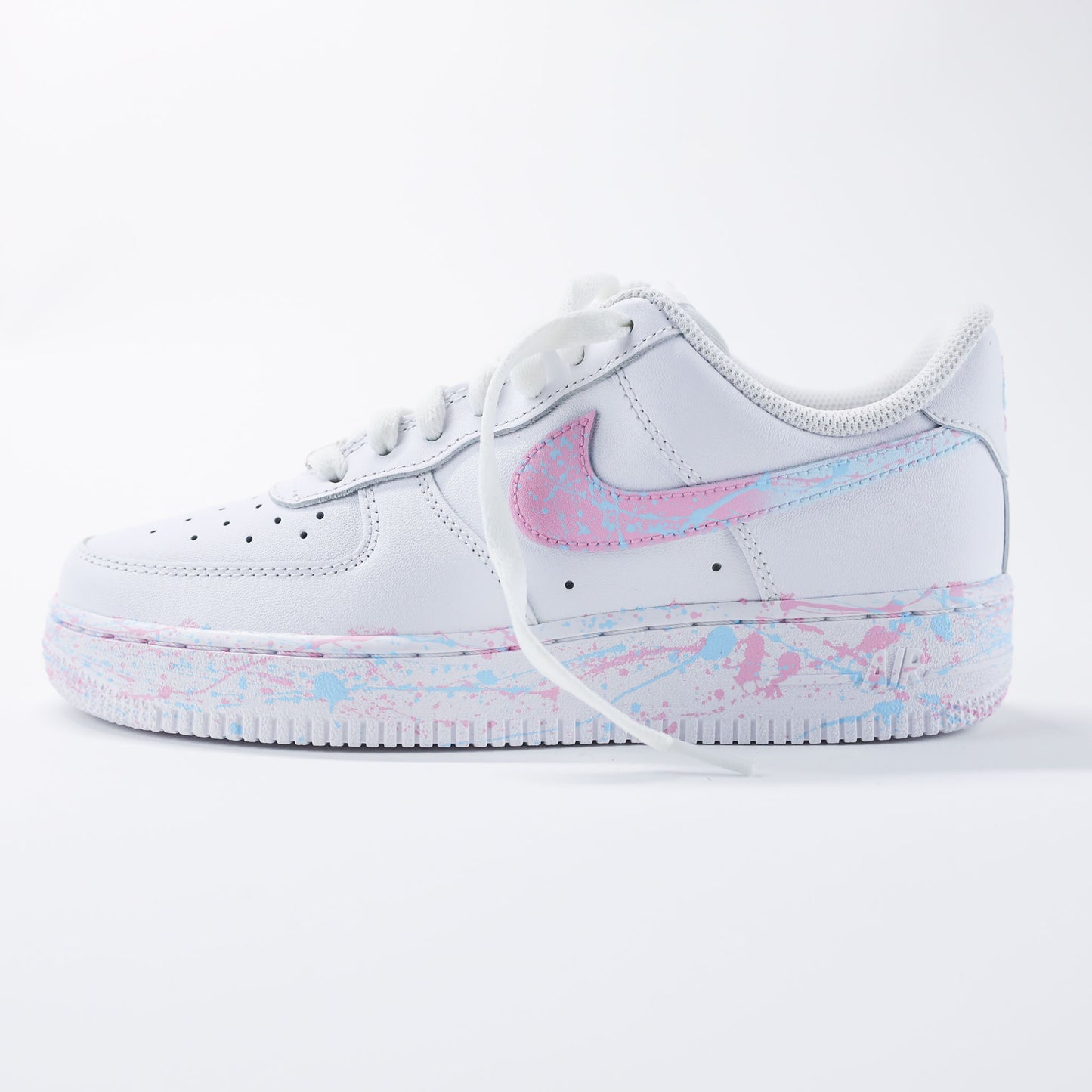 Nike Air Force 1 custom splash pastel baby pink et baby blue – effet peinture artistique