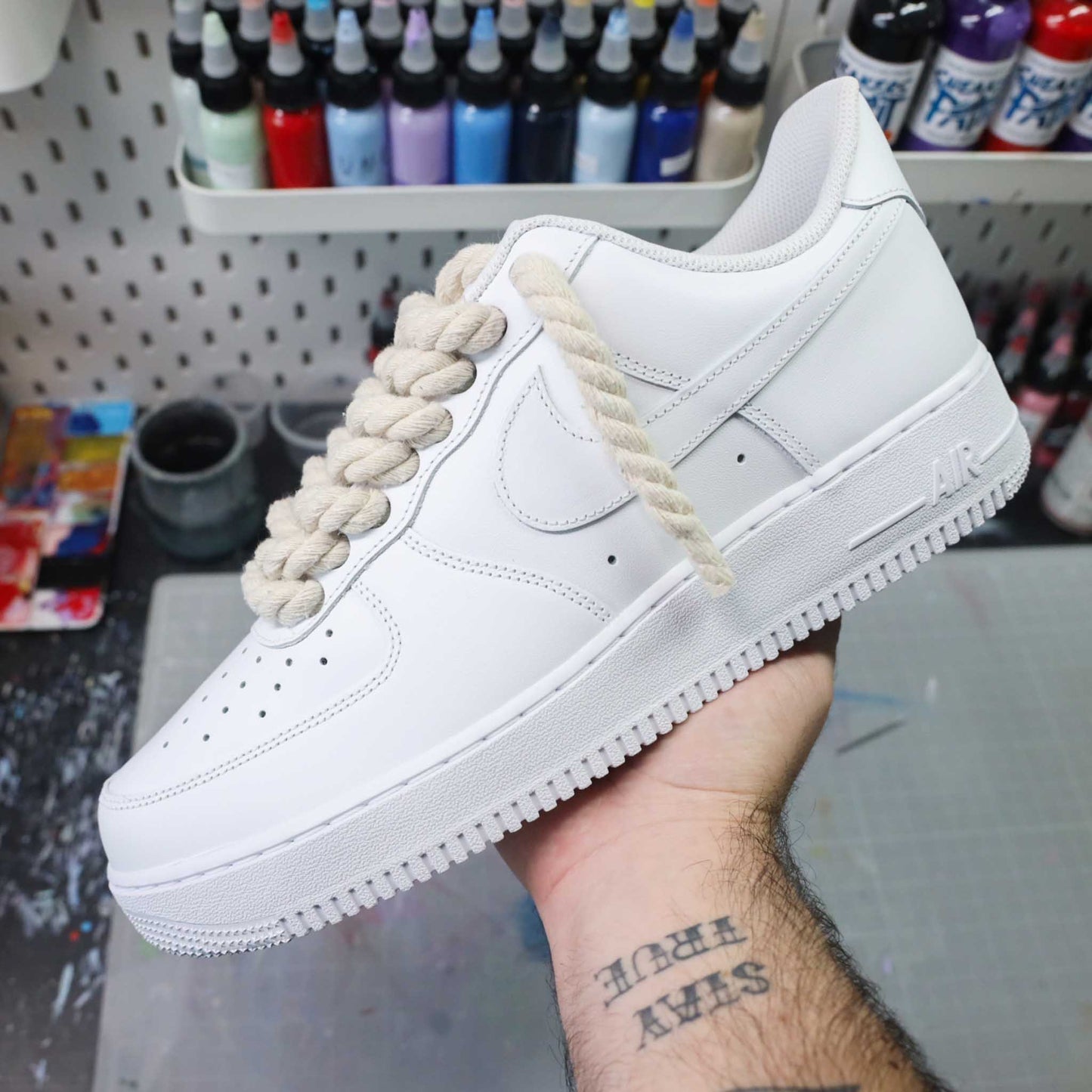 sneakers custom nike rope laces air force one avec gros lacets en corde beige af1 customisé pour homme