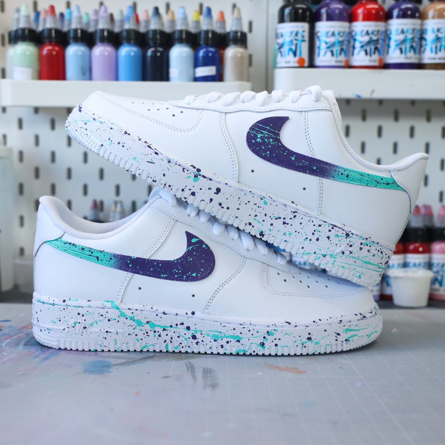nike air force 1 custom violet émeraude splash de peinture sneakers custom pour homme baskets personnalisées miami vice
