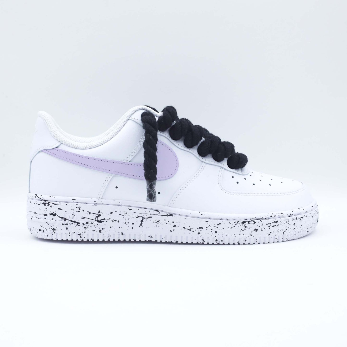 Nike Air Force 1 custom rope laces avec gros lacets en corde noirs - sneakers personnalisées unisexe - AF1 personnalisables