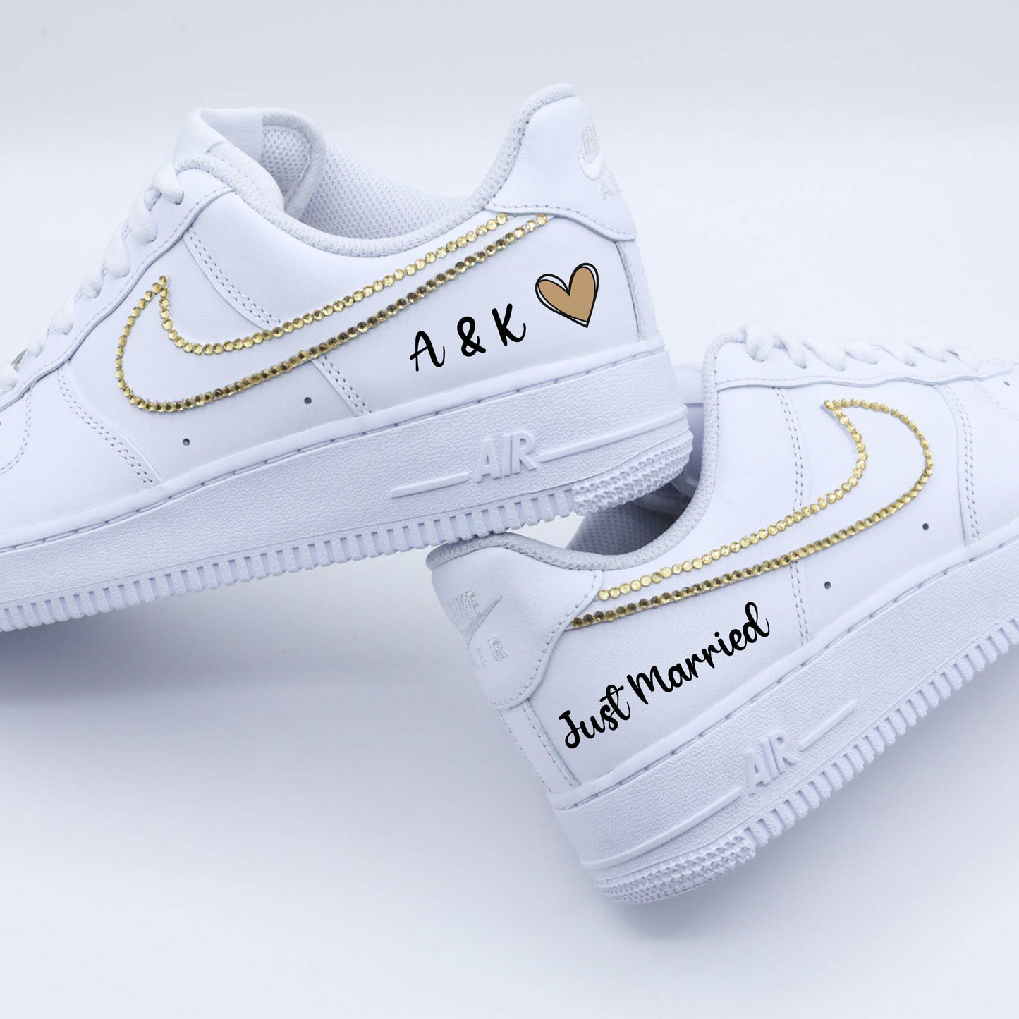 air force 1 mariage strass dorés, baskets de mariage personnalisables, sneakers mariage pour femme, nike mariage avec date et prénom, chaussures de mariage personnalisées fait main