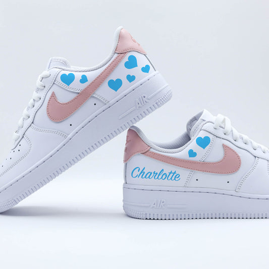 nike air force 1 custom coeur rose et turquoise avec prénom personnalisable  baskets personnalisées pour fille sneakers custom femme pastel af1 bleu clair love