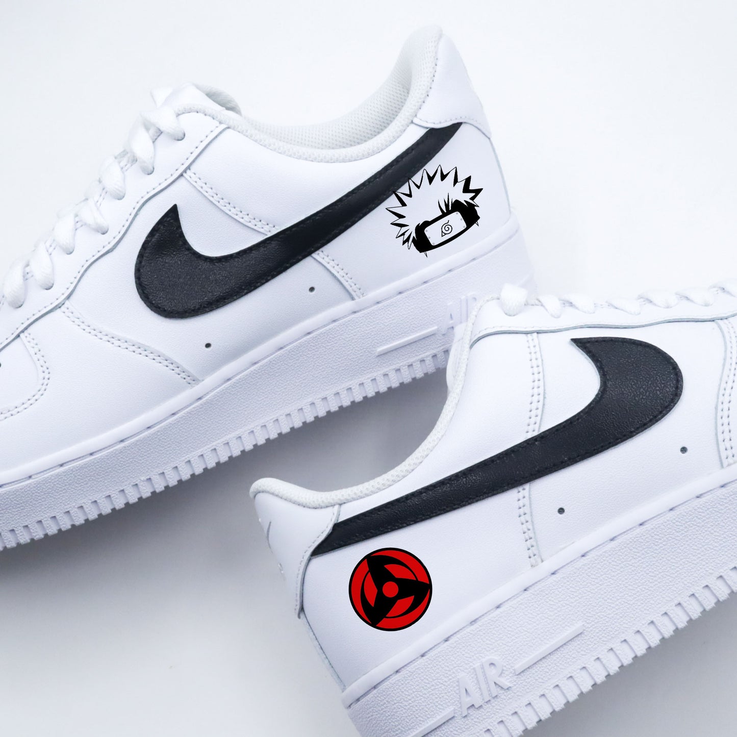nike air force 1 custom naruto blanche cuir premium swoosh noir motif naruto uzumaki et sharingan sasuke manga anime