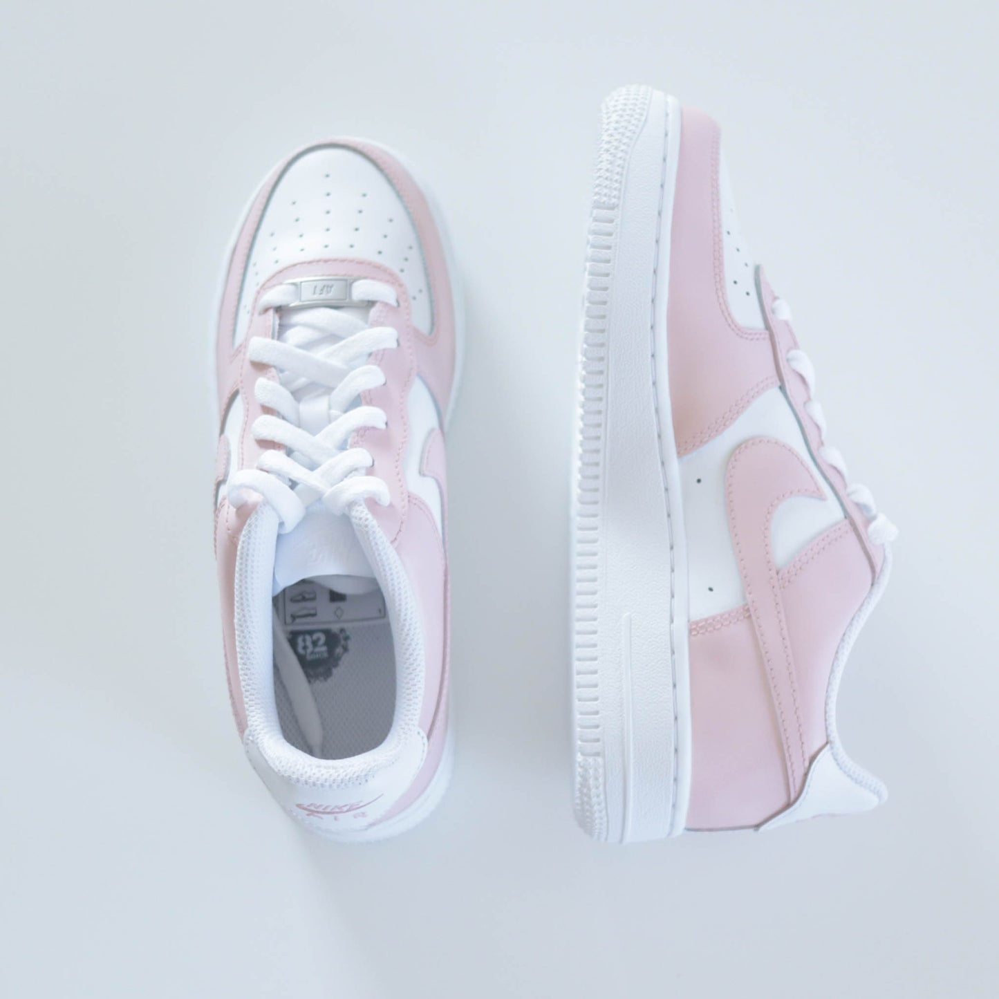 nike air force 1 custom rose pastel sneakers personnalisé pour femme baskets custom rose clair