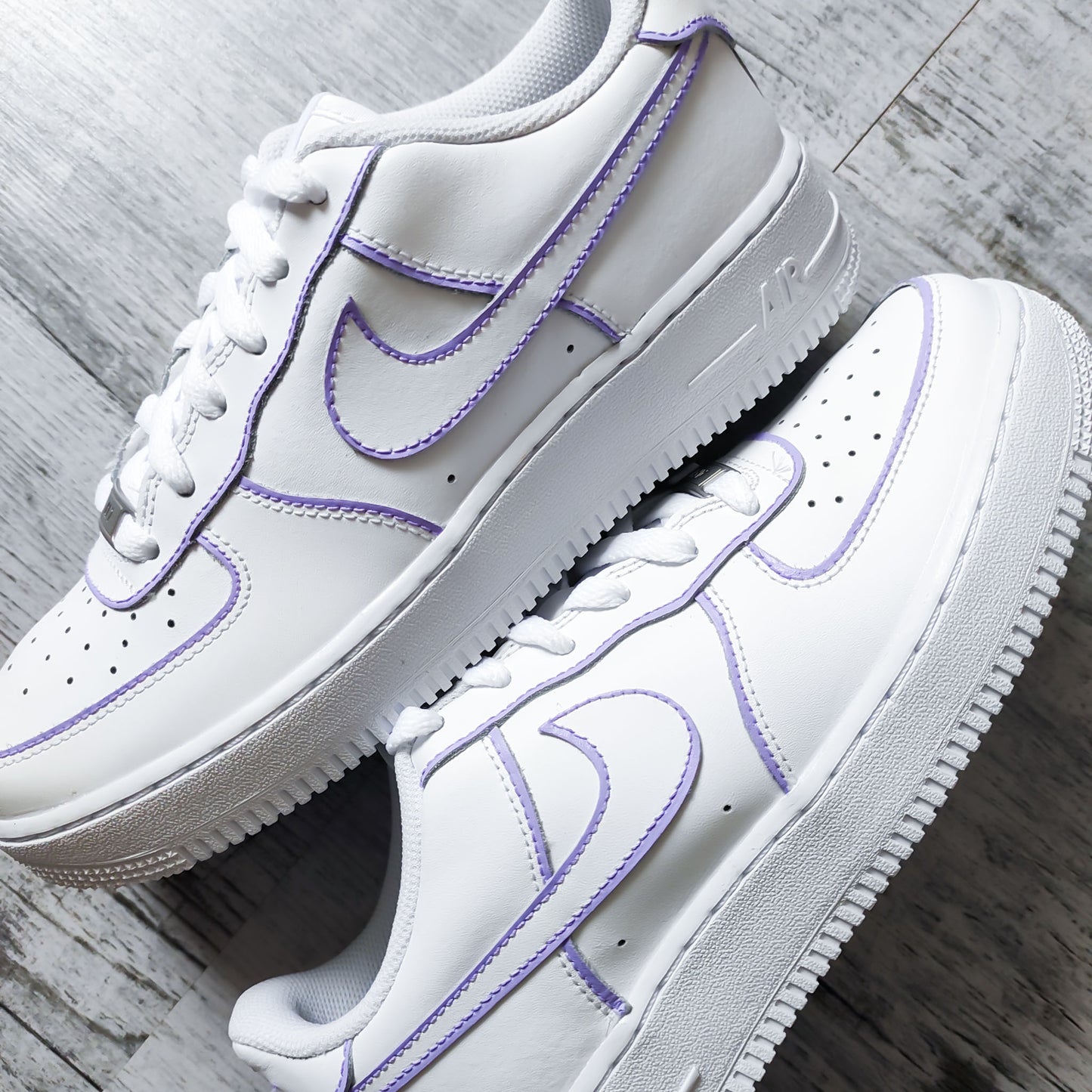Nike Air Force 1 Custom Outline Lila Peint à la Main avec Contour Lila pour Femme et Enfants