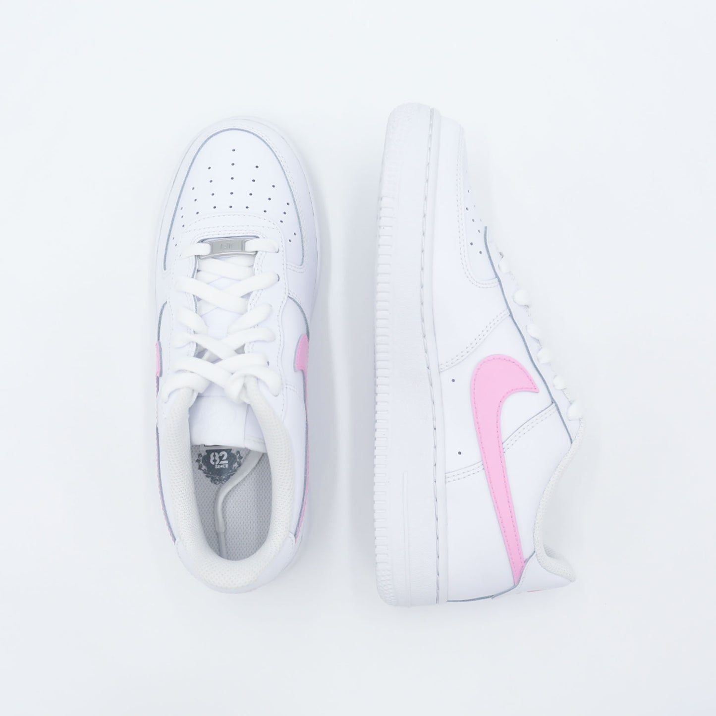 nike air force 1 custom femme swoosh rose bonbon cuir blanc baskets personnalisées girly streetwear coloré