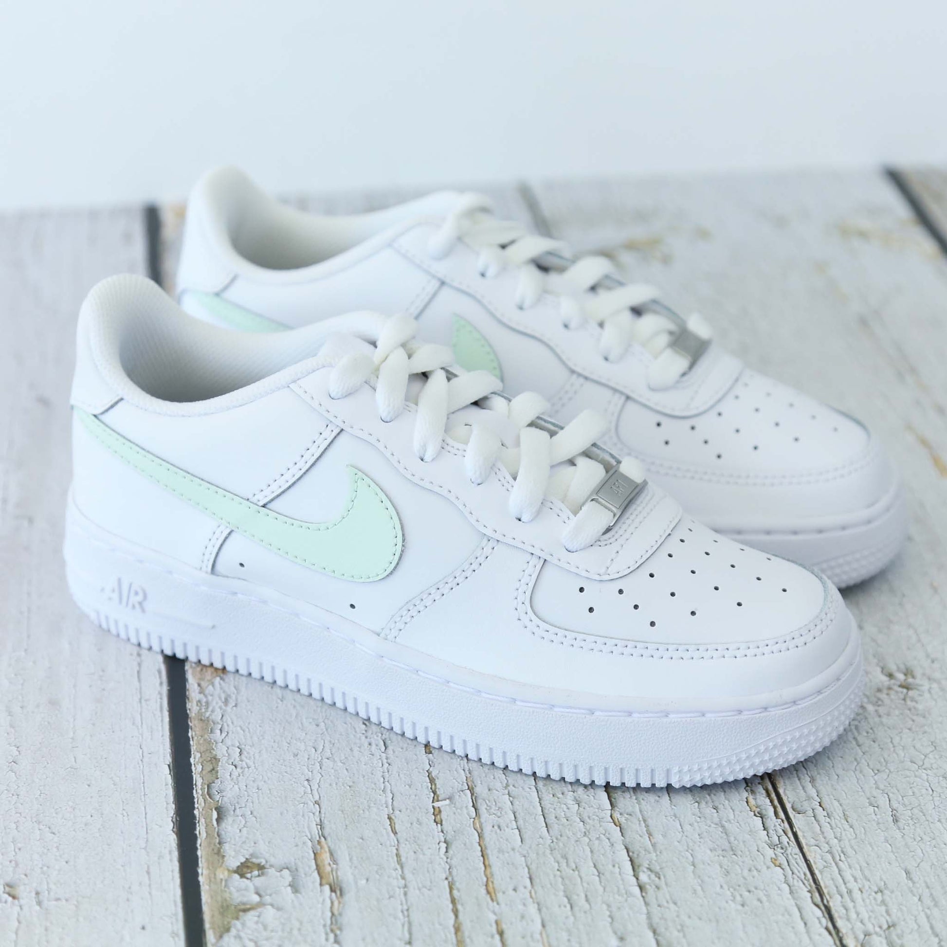 nike air force 1 custom swoosh menthe sneakers custom vert pastel pour femme af1 personnalisable enfants
