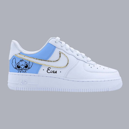Air Force 1 custom Stitch avec strass dorés et prénom personnalisable, sneakers Disney personnalisées bleu ciel