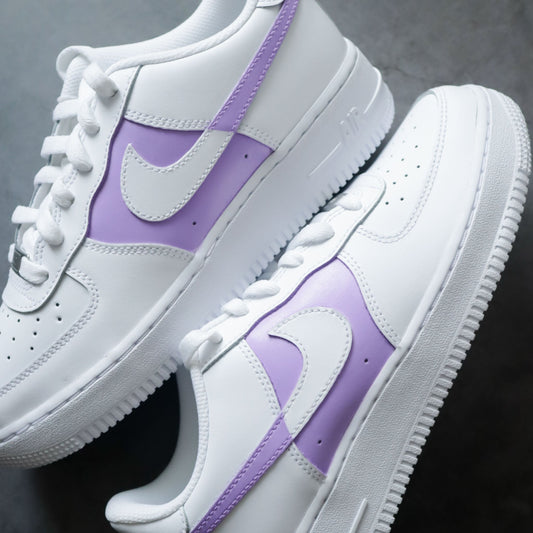 Air Force 1 custom "Lilac Dream" avec détails violet pastel et base blanche – design élégant et doux signé Kings Custom