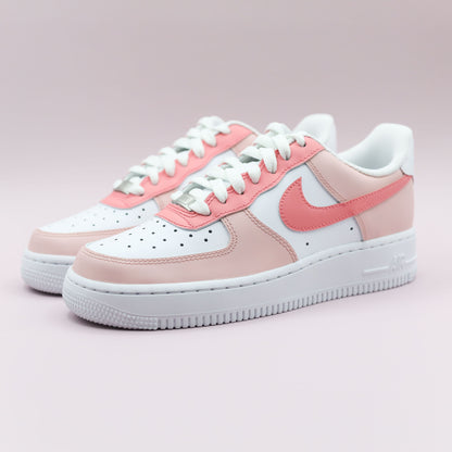 Nike Air Force 1 custom rose pastel fille – baskets personnalisées peintes à la main – sneakers girly exclusives