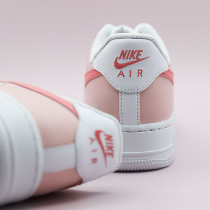 Nike Air Force 1 custom rose pastel fille – baskets personnalisées peintes à la main – sneakers girly exclusives