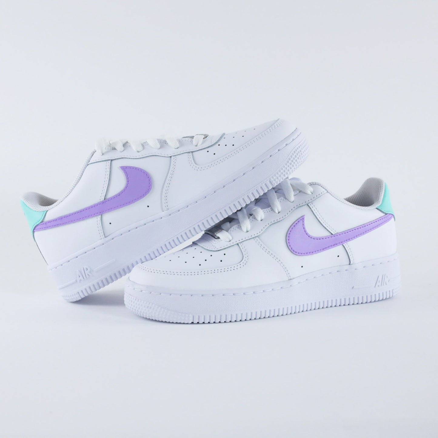 nike air force 1 pastel sneakers custom pour femme violet lila baskets personnalisées vert pastel af1 personnalisable