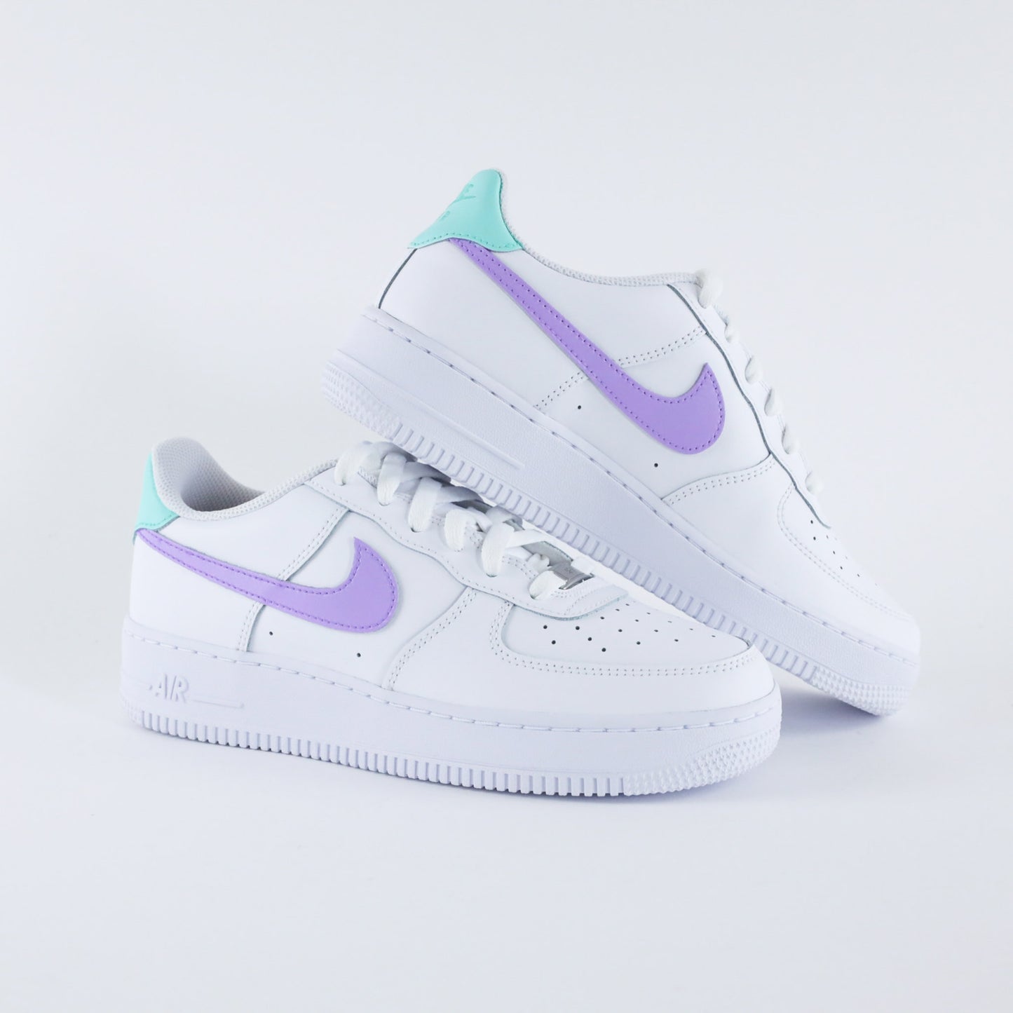 nike air force 1 pastel sneakers custom pour femme violet lila baskets personnalisées vert pastel af1 personnalisable