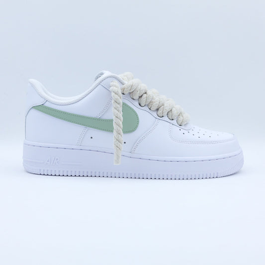 nike air force 1 custom gros lacets en corde beige et swoosh nike peint en vert de gris couleur pastel sneakers custom nike rope laces af1 personnalisé pour homme