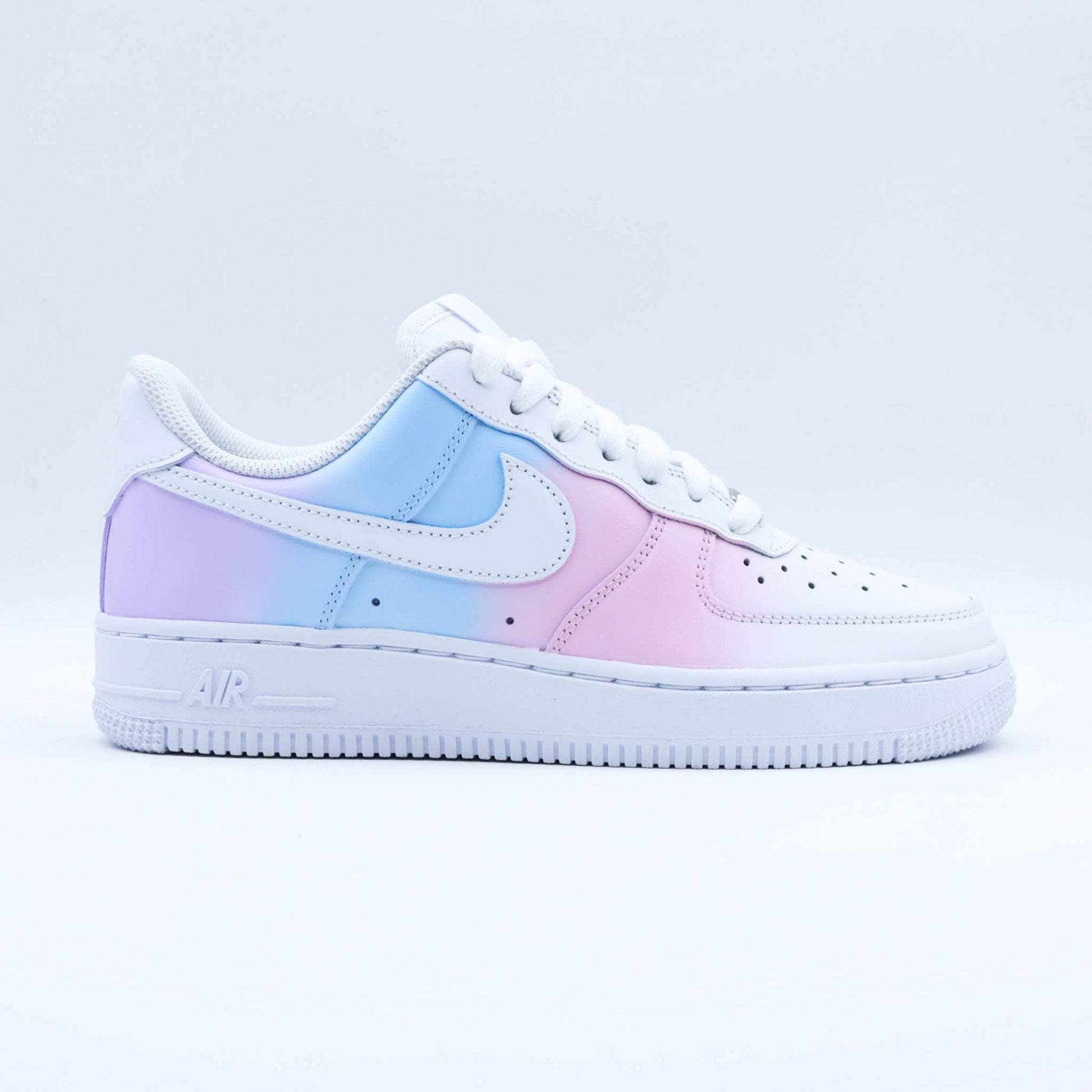 nike air force 1 custom pastel dégradé licorne rainbow baskets custom pour femme sneakers personnalisées rose lila turquoise