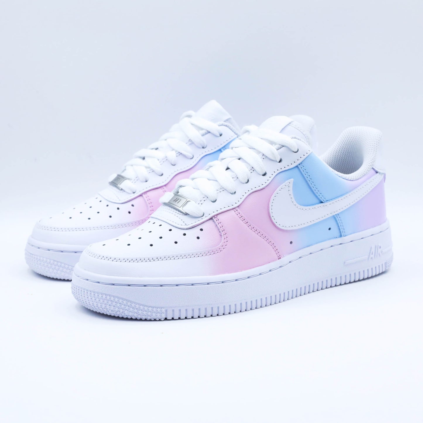 nike air force 1 custom pastel dégradé licorne rainbow baskets custom pour femme sneakers personnalisées rose lila turquoise