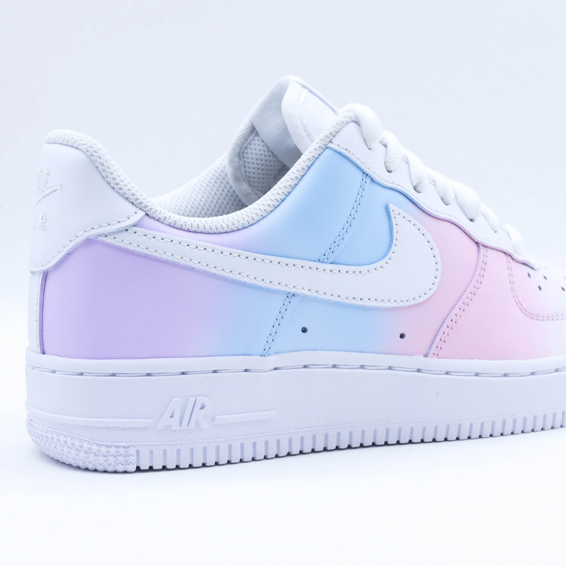 nike air force 1 custom pastel dégradé licorne rainbow baskets custom pour femme sneakers personnalisées rose lila turquoise