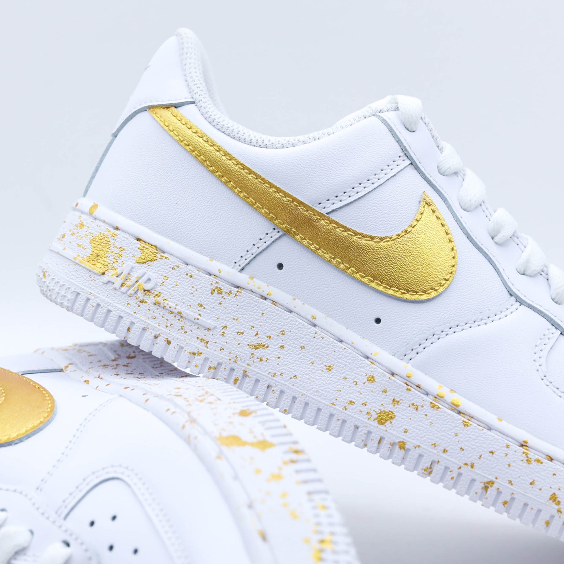 nike air force 1 custom gold sneakers personnalisé doré pour femme af1 custom unisexe 