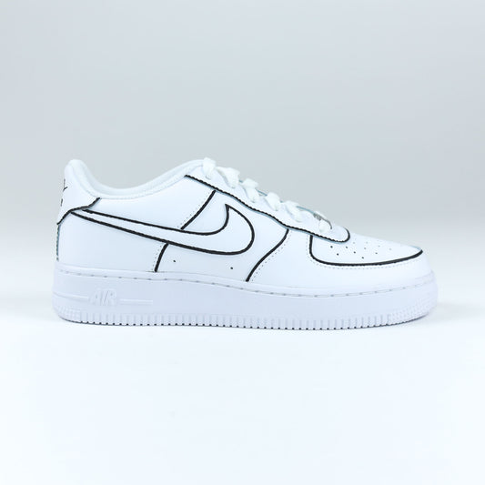 Nike Air Force 1 custom contours noirs peinte à la main style cartoon sneakers custom sketch baskets personnalisées unisexe