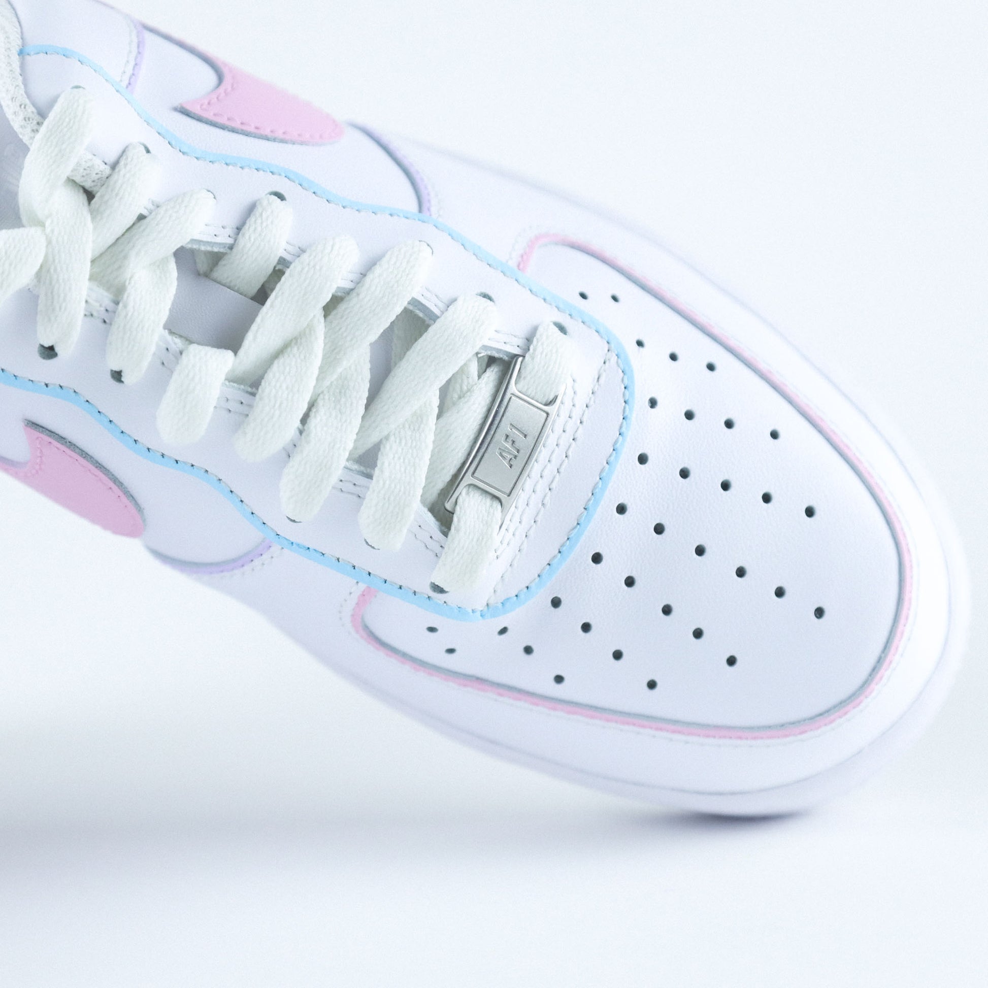 Nike Air Force 1 custom pastel rose, bleu ciel et violet lavande – basket personnalisée multicolore