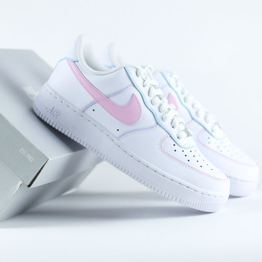 Nike Air Force 1 custom pastel rose, bleu ciel et violet lavande – basket personnalisée multicolore