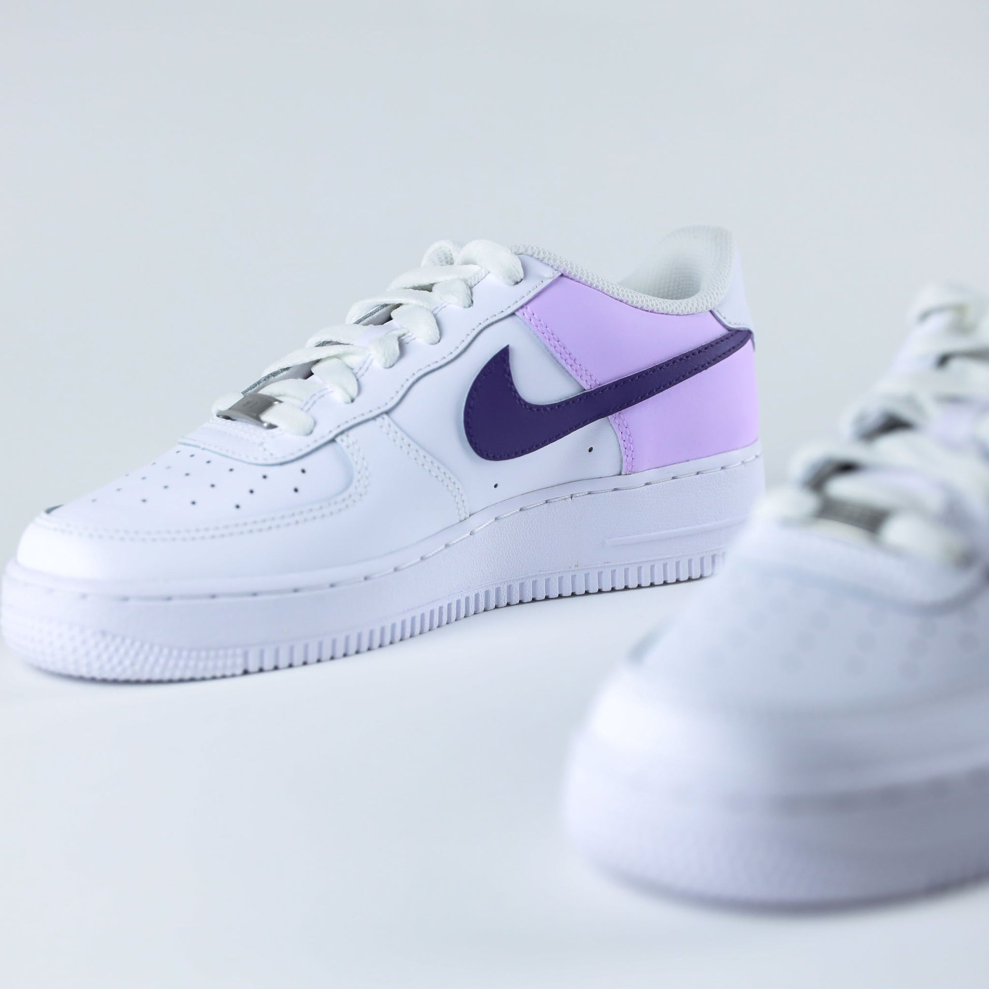 "nike air force 1 custom lavande violet - basket personnalisée fait main pour homme et femme"