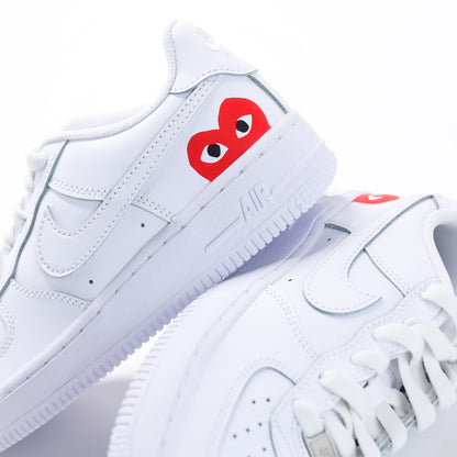 nike air force 1 custom CDG style Comme des Garçons – cœur rouge yeux façon CDG