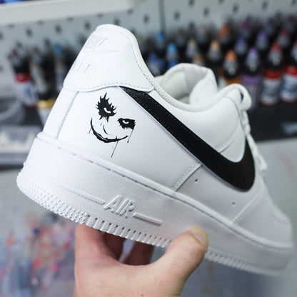 nike air force 1 custom le joker sneakers custom batman af1 dc comics baskets personnalisé