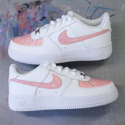 nike air force 1 custom rose pastel avec splash lila sneakers custom pour femme af1 pastel tâches de peinture