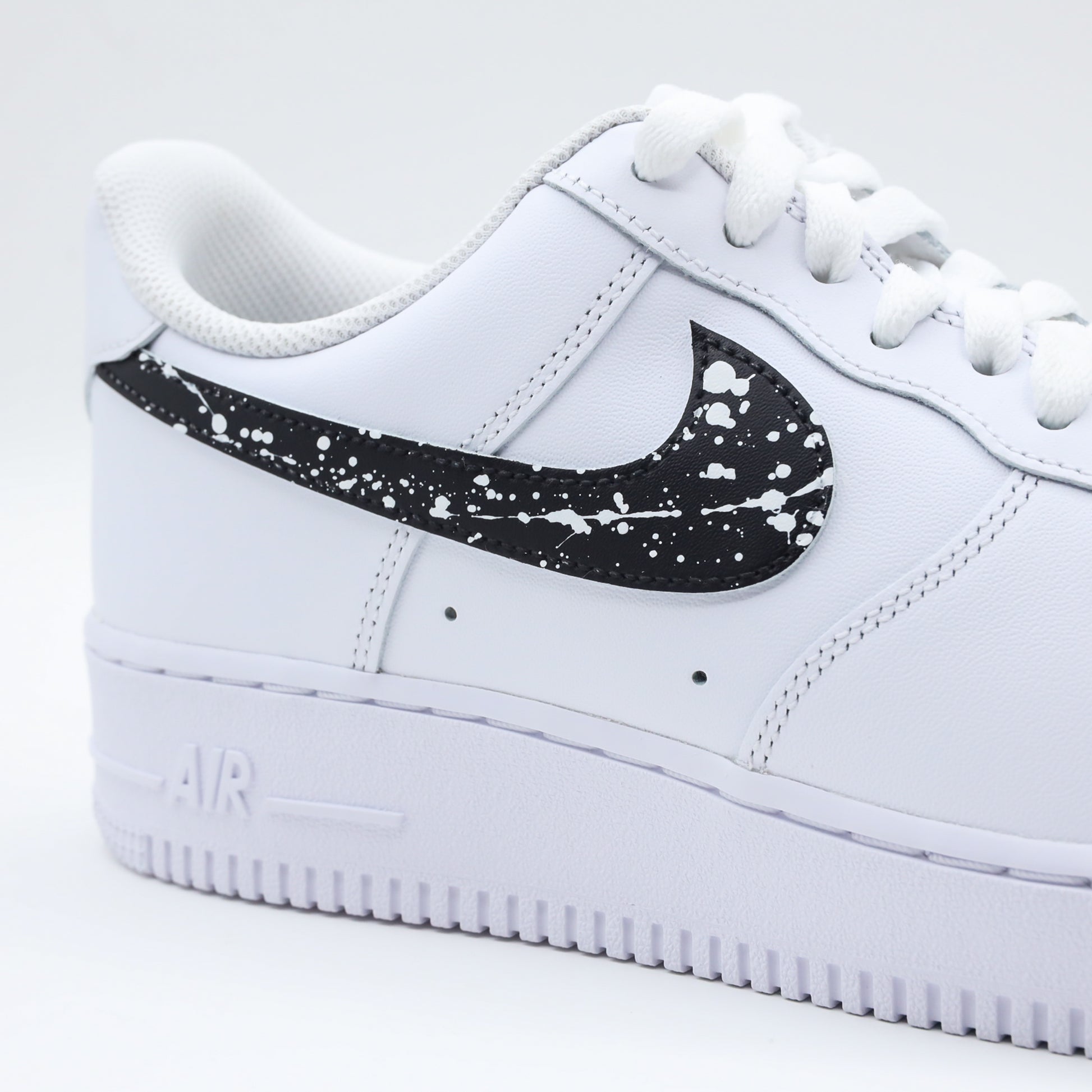 Baskets Nike Air Force One Custom Splash de peinture noir et blanc