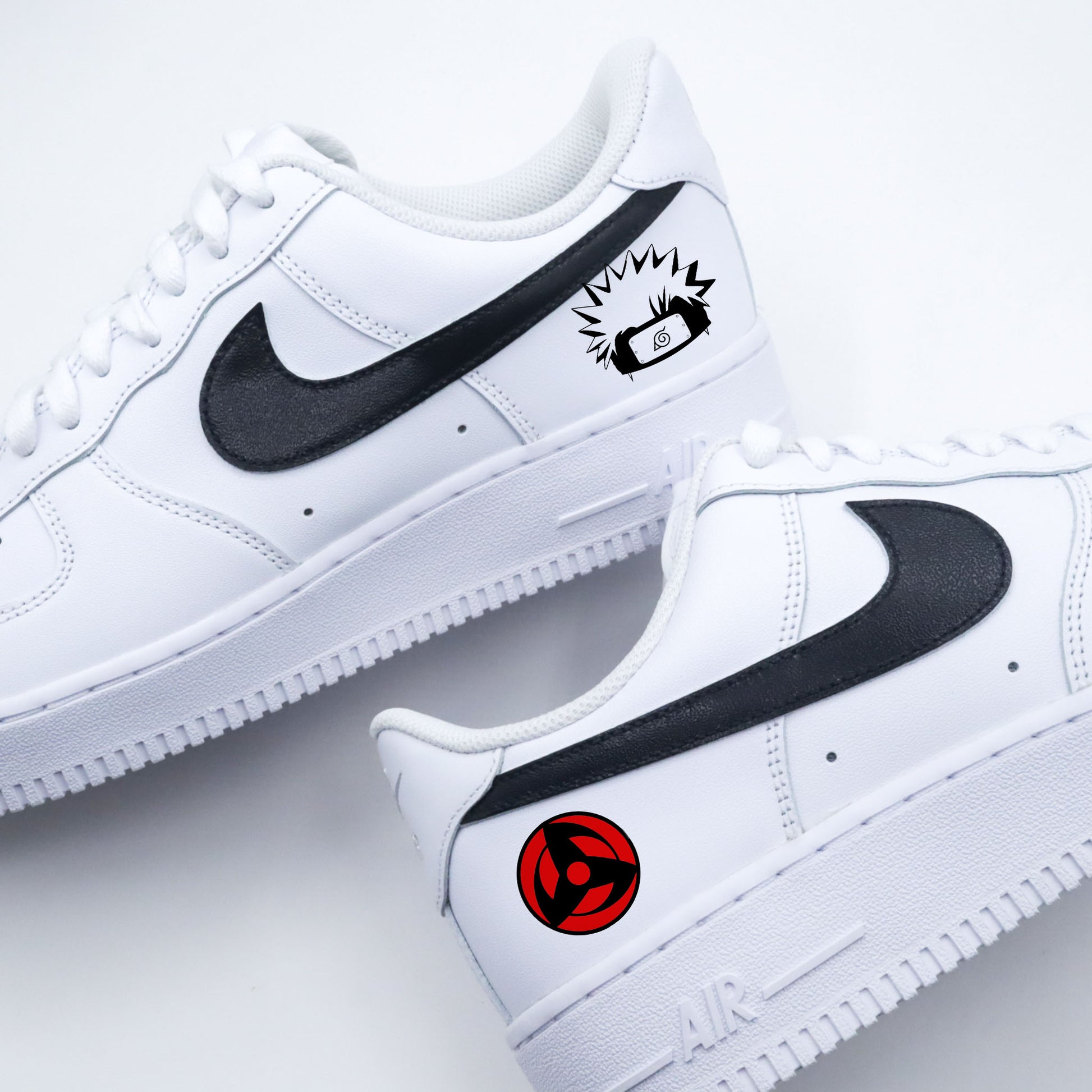 nike air force 1 custom naruto blanche cuir premium swoosh noir motif naruto uzumaki et sharingan sasuke manga anime