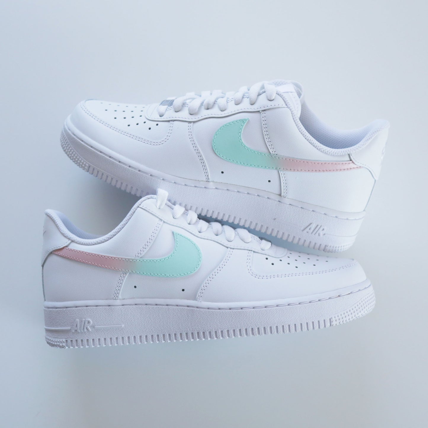 nike air force 1 vert pastel et rose baskets custom pour femme af1 personnalisable