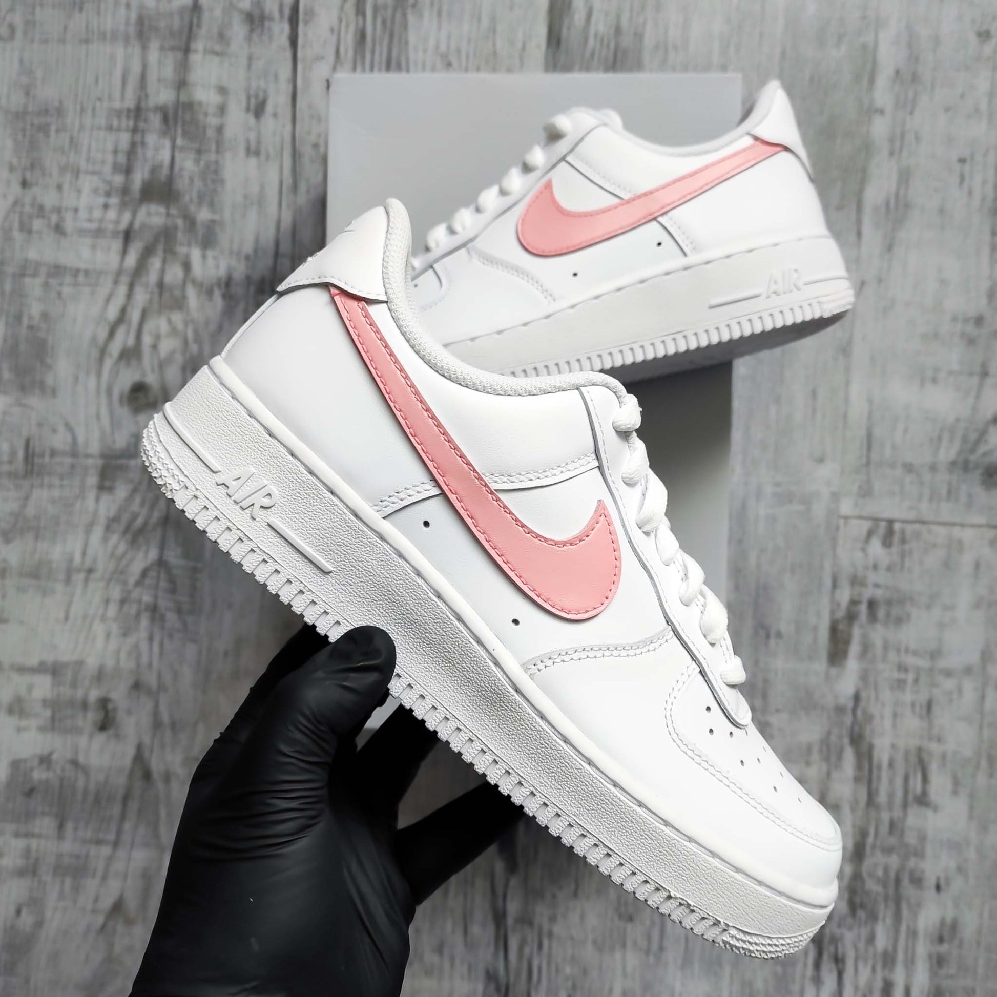 nike air force 1 custom rose pastel baskets personnalisées pour femme sneakers custom nike rose femme