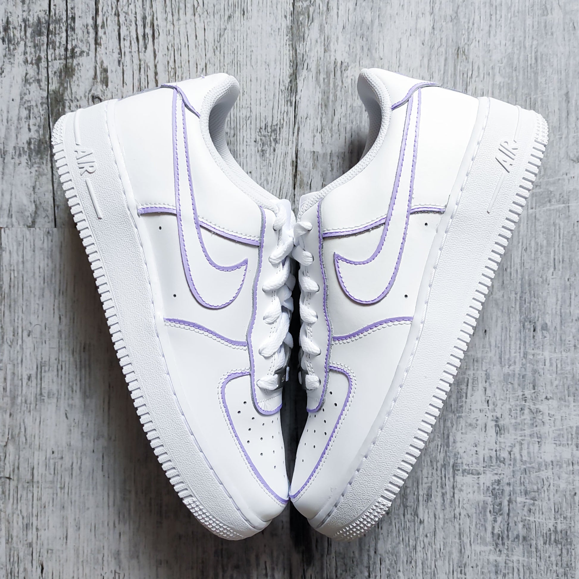 Nike Air Force 1 Custom Outline Lila Peint à la Main avec Contour Lila pour Femme et Enfants