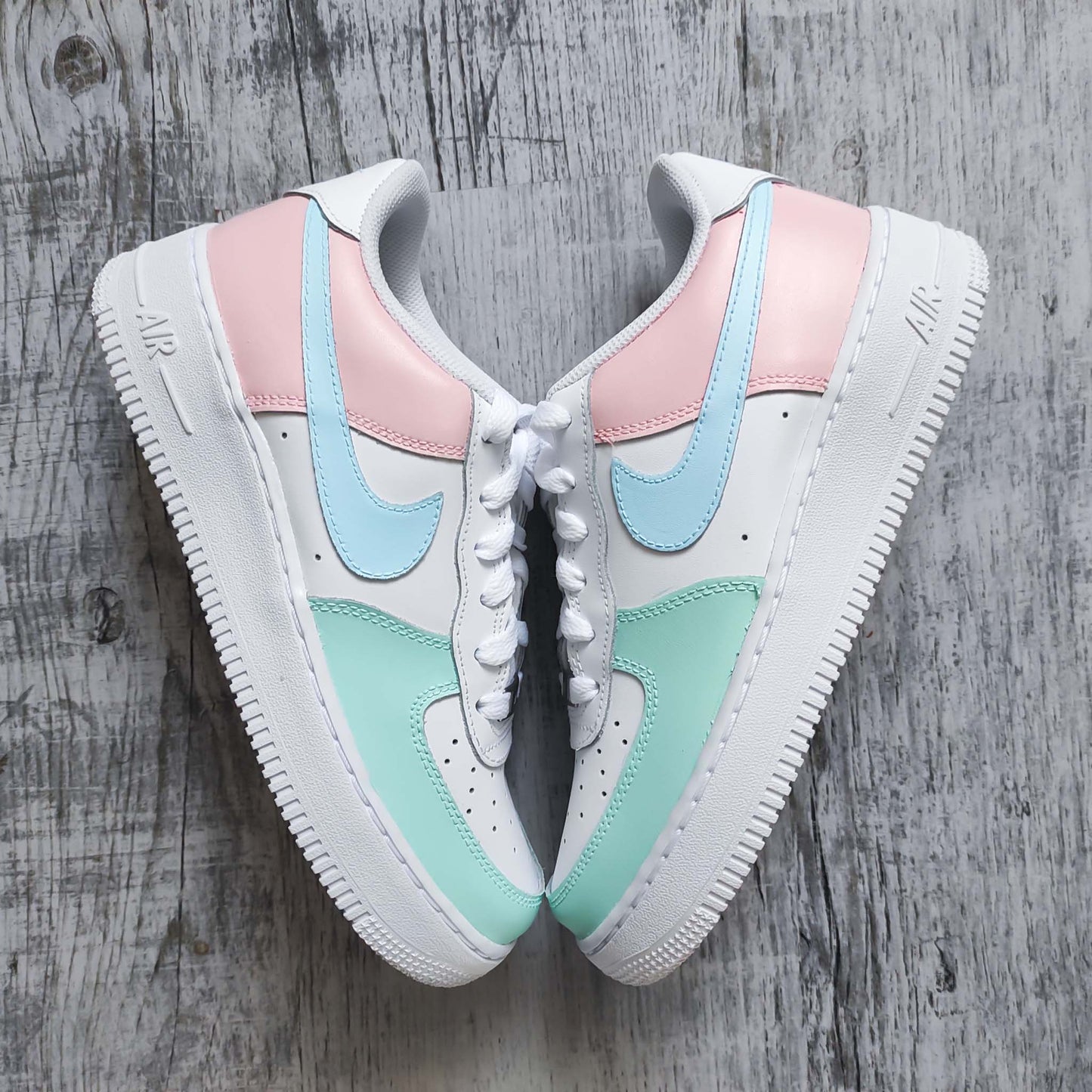 nike air force one custom pastel pour femme sneakers personnalisables rose nike turquoise et vert pastel af1 custom 