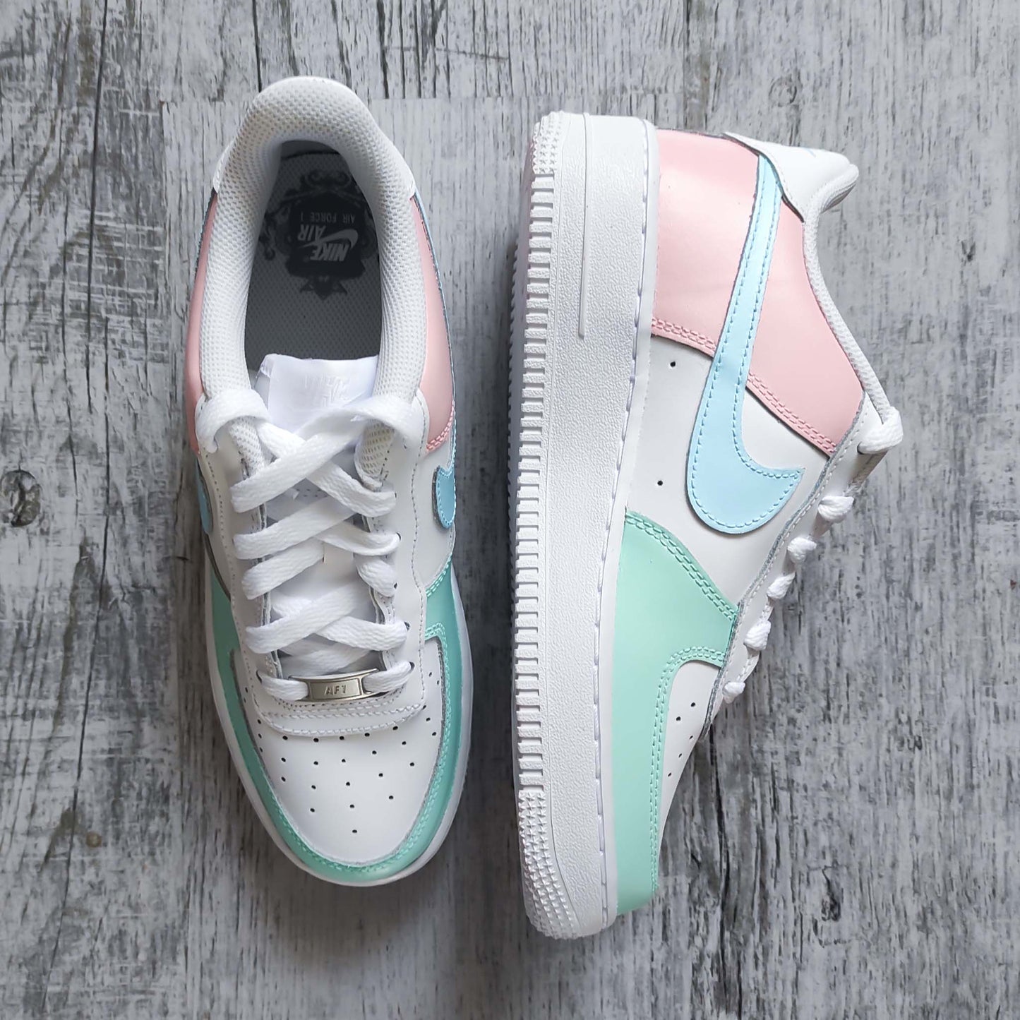 nike air force one custom pastel pour femme sneakers personnalisables rose nike turquoise et vert pastel af1 custom 