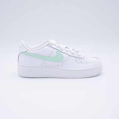 air force 1 menthe pastel, nike air force 1 custom mint green, af1 pastel custom, custom air force vert doux, sneakers pastel été, air force mint swoosh, nike af1 custom légère, swoosh pastel air force, custom mint green nike, air force 1 vert menthe