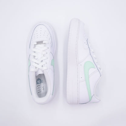 air force 1 menthe pastel, nike air force 1 custom mint green, af1 pastel custom, custom air force vert doux, sneakers pastel été, air force mint swoosh, nike af1 custom légère, swoosh pastel air force, custom mint green nike, air force 1 vert menthe