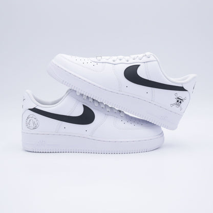 Nike Air Force 1 custom avec design One Piece : logo Mugiwara et portrait de Luffy
