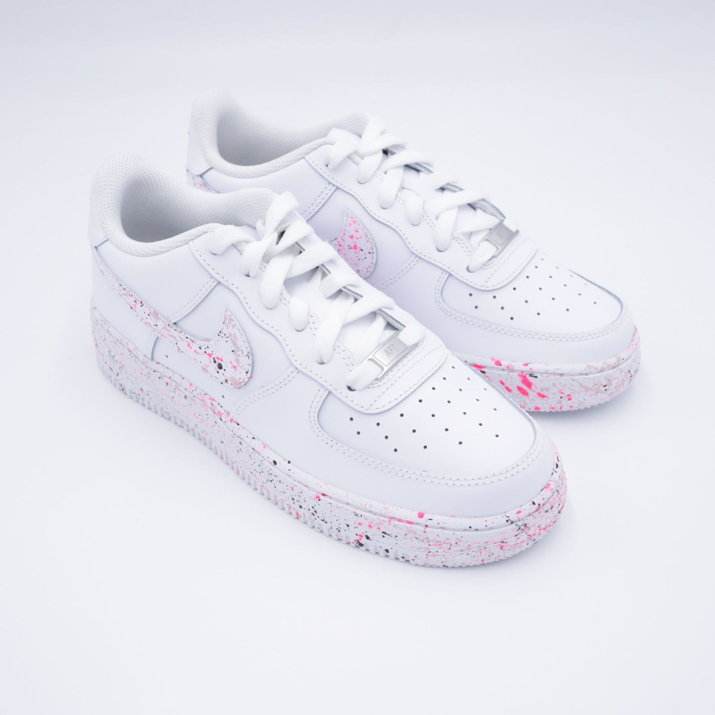 Nike Air Force 1 custom paint splash rose et noir peinte à la main