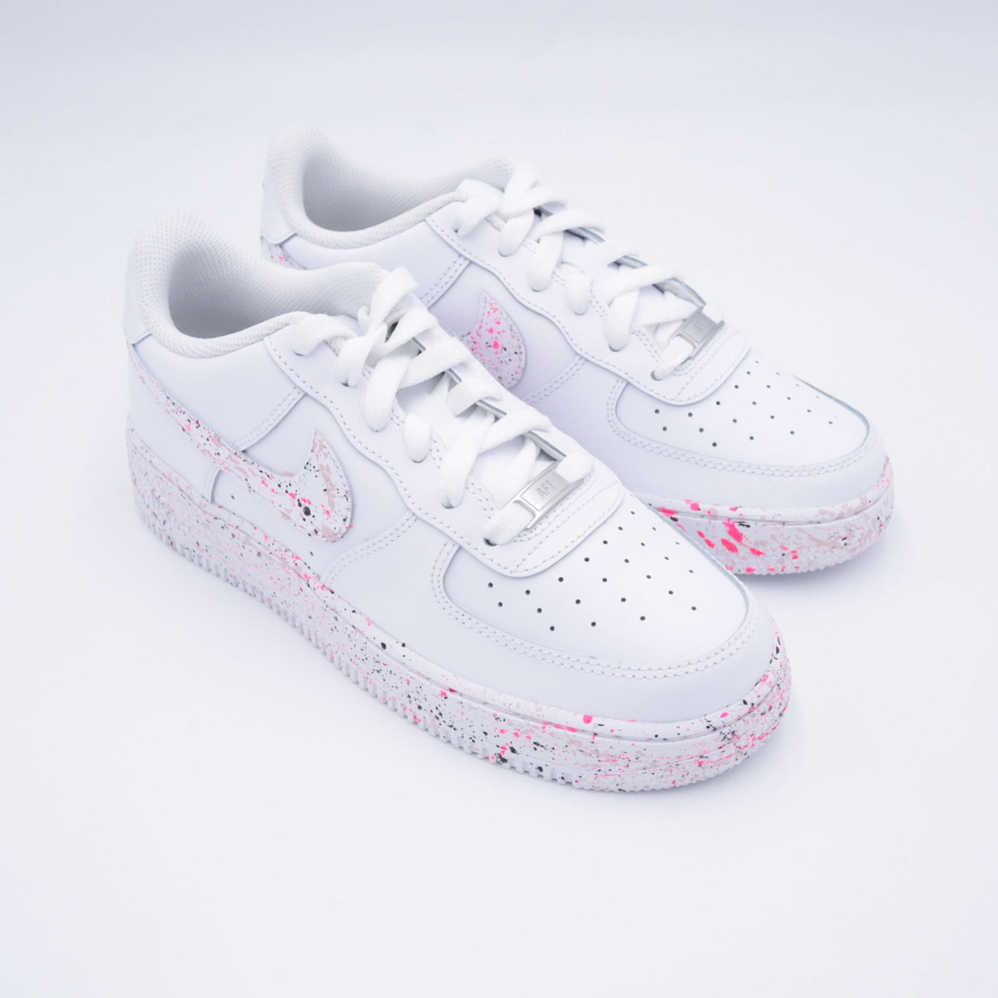 Nike Air Force 1 custom paint splash rose et noir peinte à la main