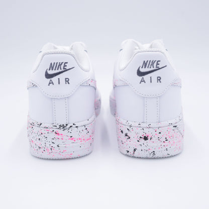 Nike Air Force 1 custom paint splash rose et noir peinte à la main